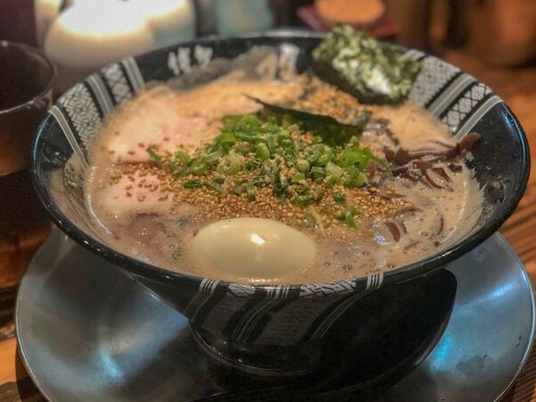博多一双